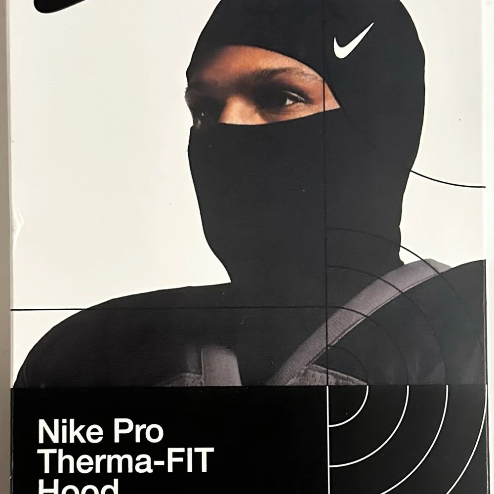 Nike Pro Black Therma-FIT Hood